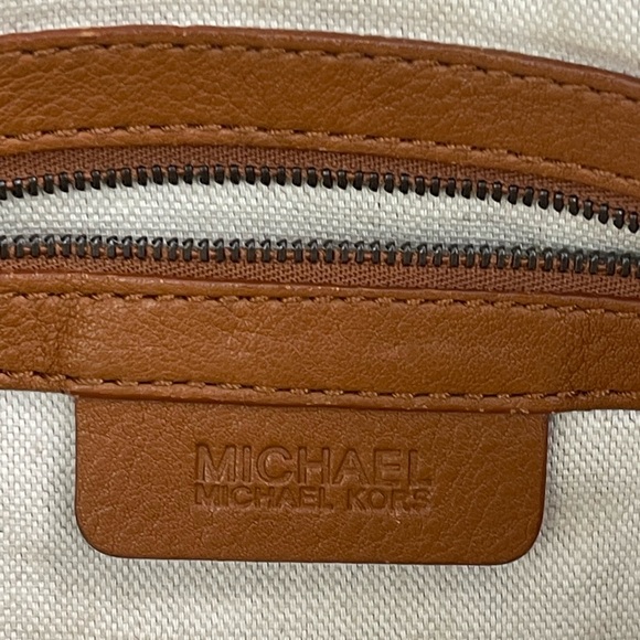 Michael Kors Tan Quilted Shoulder Bag - Picture 6 of 12